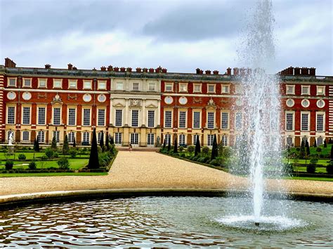 the hampton court palace